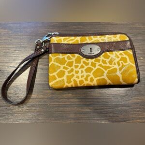 FOSSIL leather giraffe pattern wristlet